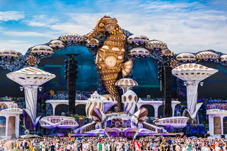 artistas falleros tomorrowland